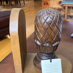 Wooden bookend 
Handcrafted in Thailand